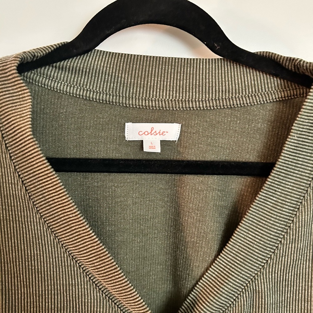 Olive Ribbed Cropped Cardigan. Size L. - Picture 3 of 4